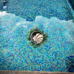 Mosaïque piscine bleu nacré 312